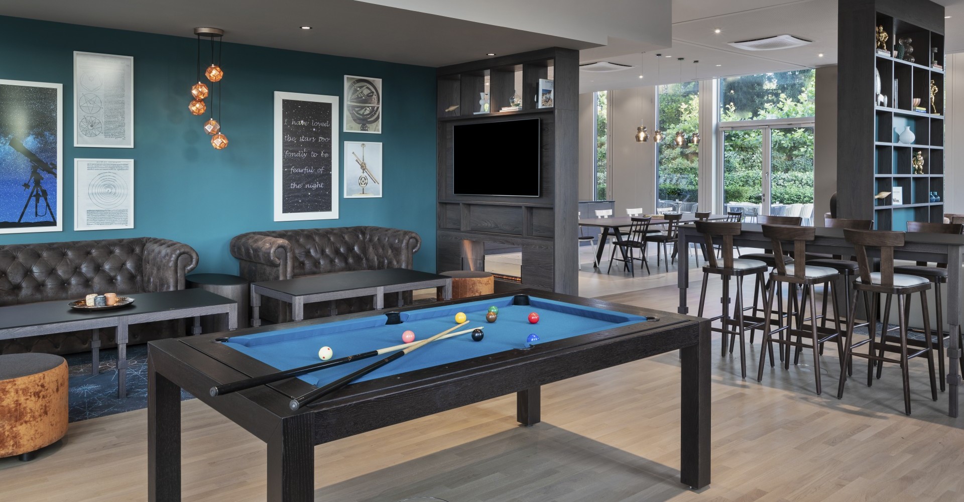 Lobby mit Billiardtisch