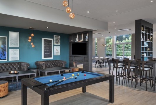 Lobby mit Billiardtisch