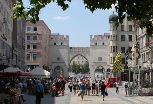 Nr. 2320s Stachusimpressionen Foto Sigi Mueller