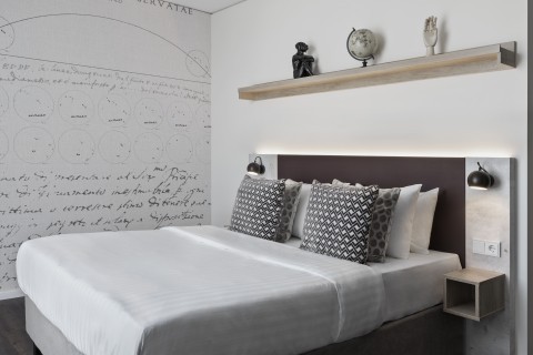 Barrierefreies Zimmer mit Einzelbett