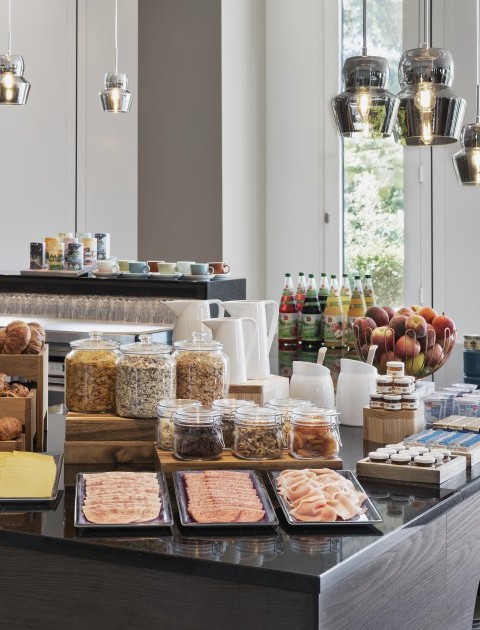 Frühstücksbuffet mit großer Auswahl