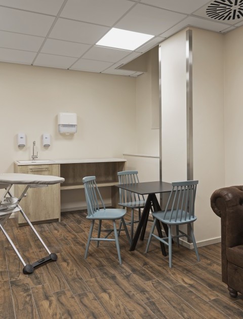 Waschraum mit Maschinen